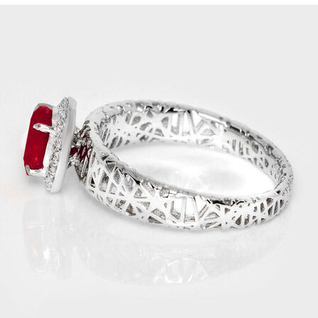 Sjælden 1,11 ct. No Heated rubin, diamant og 18 kt. hvidguldring. GIA