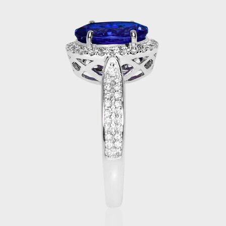 Tanzanit- og diamantring af 14 kt. hvidguld. Str. 53. IGI