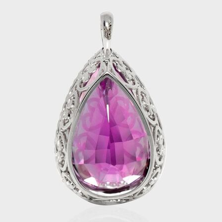 Imponerende 35,68 ct. VIVID kunzit, diamant og 14 kt. hvidguldhalskæde. IGI.