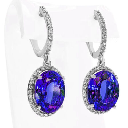 9.76 ct. tanzanit- og diamantørestikker i 18 kt. hvidguld. IGI