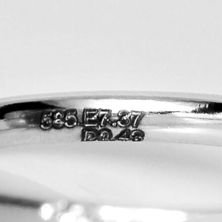 7,80 ct. meget fin smaragd og diamantring i 18 kt. hvidguld. IGI.