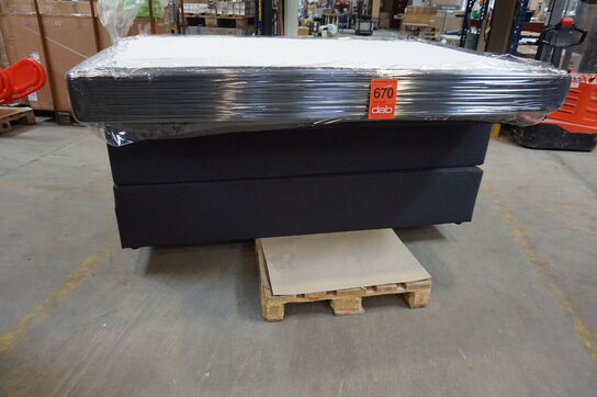 Nordisk Fjer Aspen kontinentalseng 140x200 cm med sengegavl 