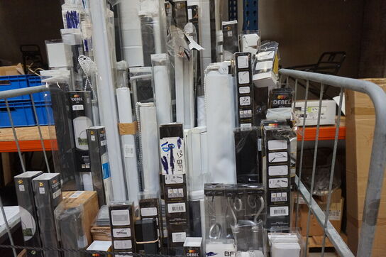 Stort parti Ass Persienner, rullegardiner m.m. 