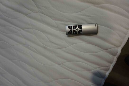 Vega Elevationsseng med Supportho Comfort madras 120x200 cm 