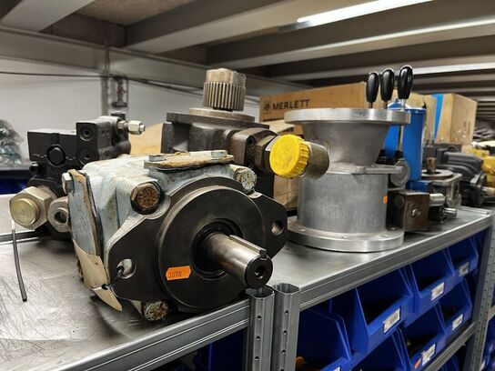 Div. Hydrauliskpumpe, gasfilter mv.