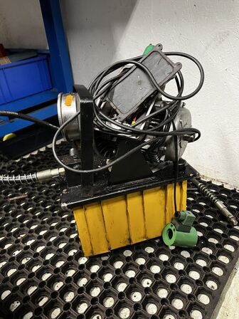 Hydraulikpumpe (defekt) B-630E