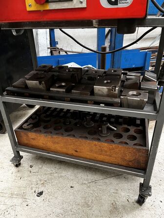 Hydrauliske udstandspresse m. Stempler og matrice EMB UNI-PRESS