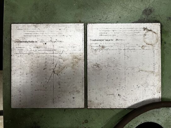 Hydrauliske udstandspresse m. Stempler og matrice EMB UNI-PRESS