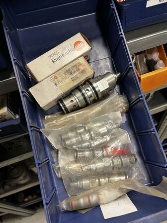 Div. Hydrauliske ventiler mv.