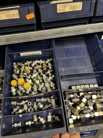 Div. Varelager til hydraulik