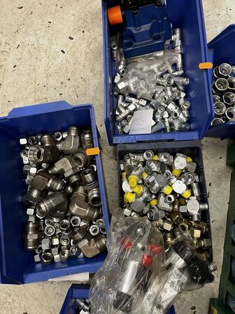 Div. Hydrauliskeventiler, fittings mv.