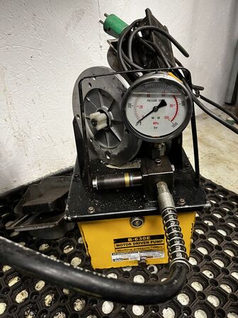 Hydraulikpumpe (defekt) B-630E