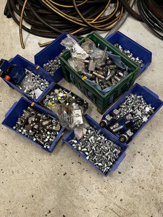 Div. Hydrauliskeventiler, fittings mv.