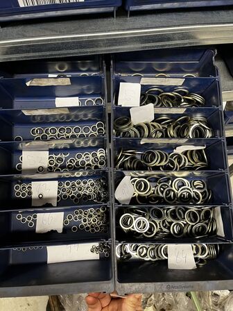 Div. Varelager til hydraulik