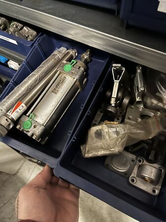 Div. Varelager til hydraulik