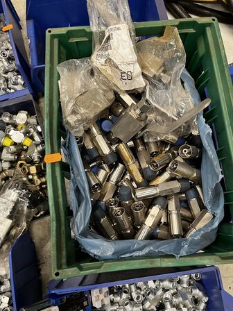 Div. Hydrauliskeventiler, fittings mv.