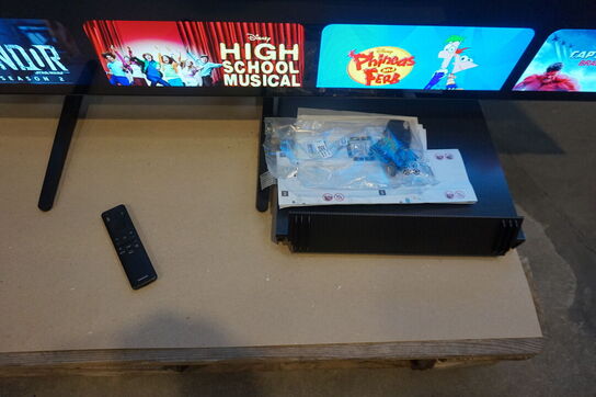 Samsung 77" 4K OLED TV S90D 