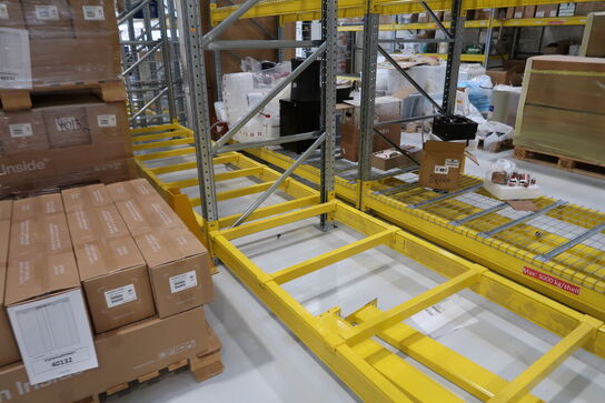 2 fag pallereoler uden indhold