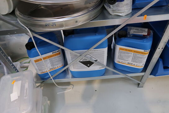 Div. Trykmålere, reservedele, laboratorieudstyr m.m.