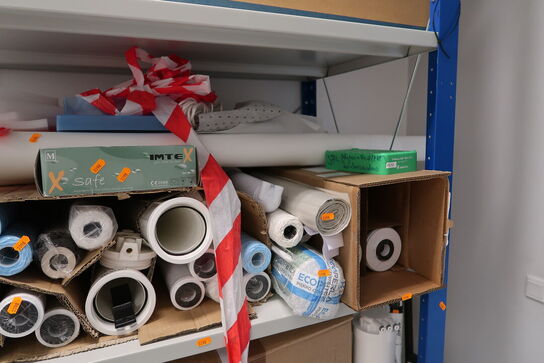 Reol med div. Filtre m.m.