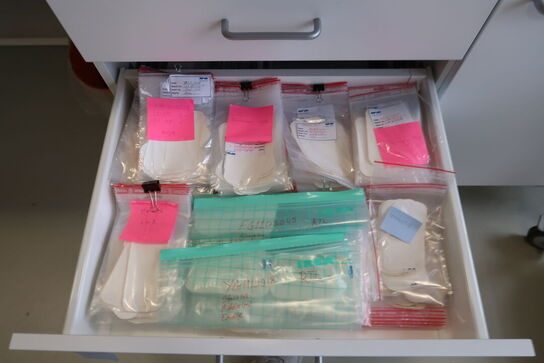 Div. Laboratorieudstyr, laboratorieglas m.m.