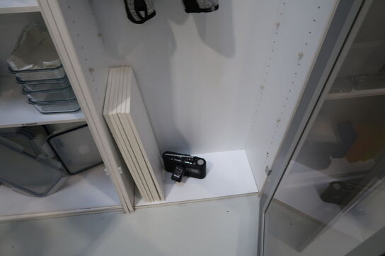 Div. Laboratorieudstyr, varelager m.m.