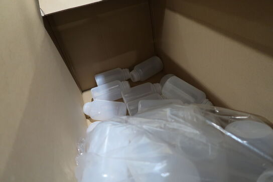 Div. Plastikflasker m.m.