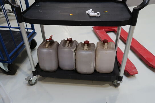 Opbevaringsvogn med indhold