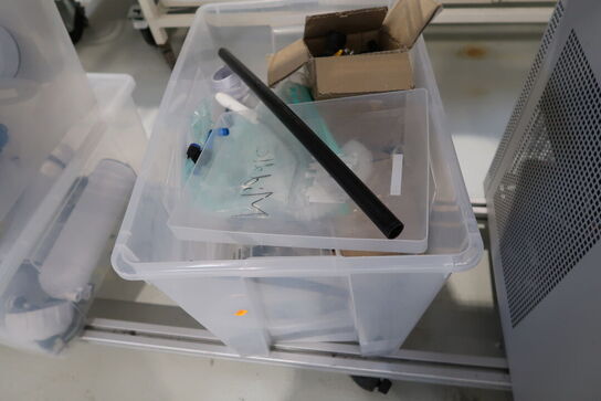 3 stk. kasser med div. Laboratorieudstyr