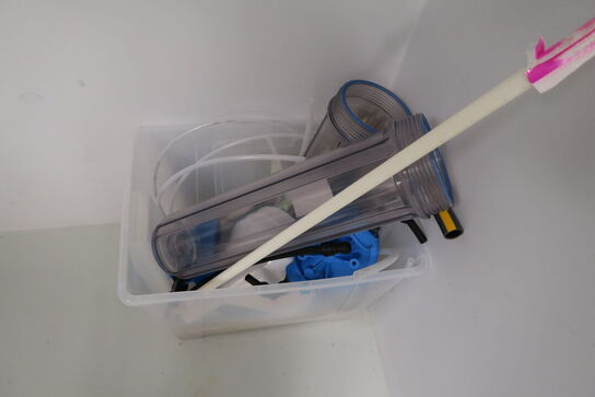 Opbevaringsvogn med indhold