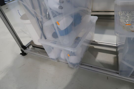 3 stk. kasser med div. Laboratorieudstyr