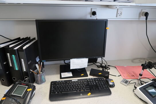 Computerskærm SAMSUNG S24E450, dockingstation LENOVO ThinkPad, tastatur, mus