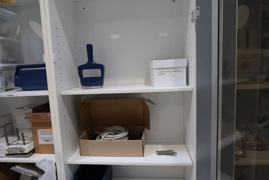 Div. Laboratorieudstyr, varelager m.m.