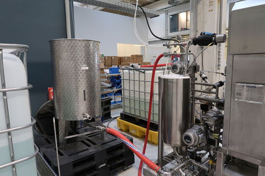 Teststation med  membraner, pumper,
ventiler, filtre, 