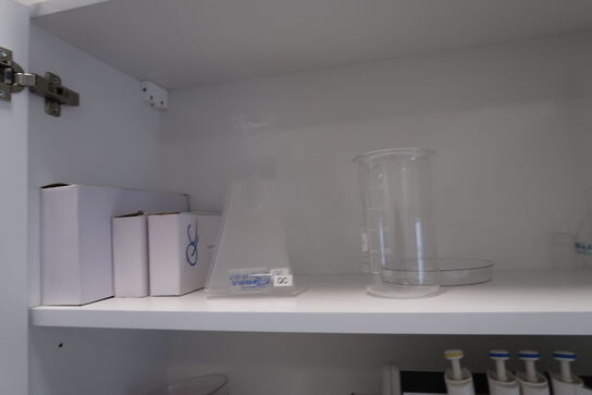 Div. Laboratorieudstyr, laboratorieglas m.m.