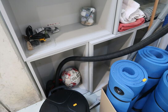 5 stk. reoler MUUTO Stacked med indhold