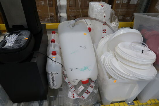 Div. Plastiklåg samt plastikdunke