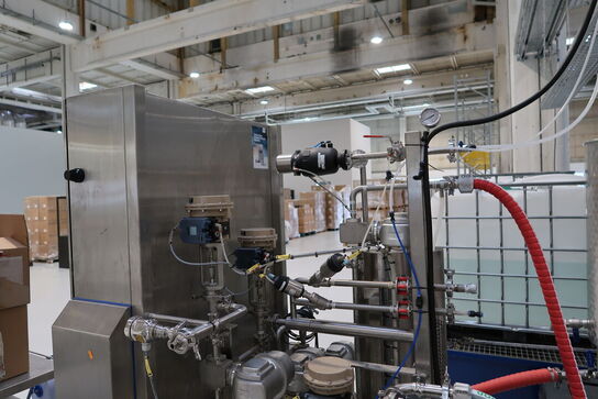 Teststation med  membraner, pumper,
ventiler, filtre, 