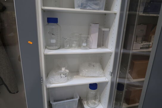 Div. Laboratorieudstyr, varelager m.m.