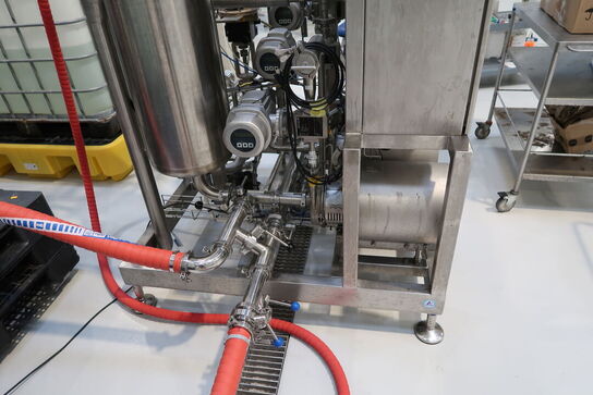 Teststation med  membraner, pumper,
ventiler, filtre, 