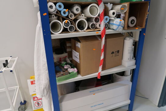 Reol med div. Filtre m.m.