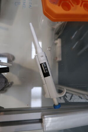 Stativ med 3 stk. pipetter THERMO SCIENTIFIC m.m.