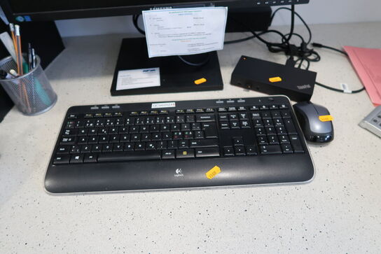 Computerskærm SAMSUNG S24E450, dockingstation LENOVO ThinkPad, tastatur, mus