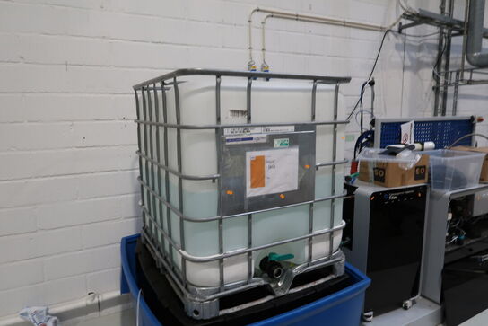 Spildekar samt palletank med indhold