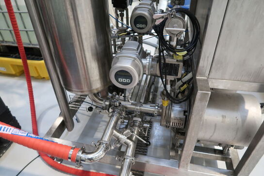 Teststation med  membraner, pumper,
ventiler, filtre, 