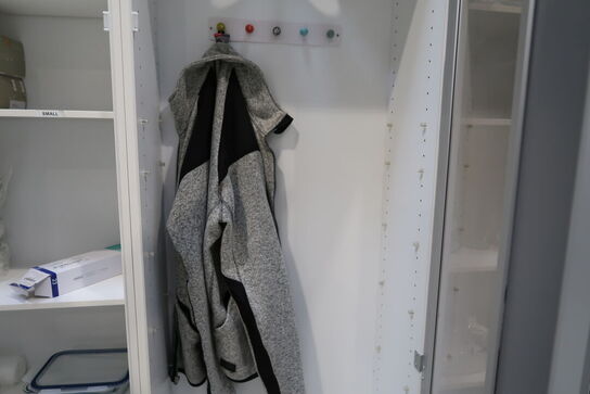 Div. Laboratorieudstyr, varelager m.m.