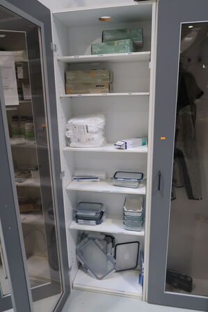 Div. Laboratorieudstyr, varelager m.m.