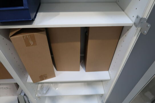 Div. Laboratorieudstyr, varelager m.m.