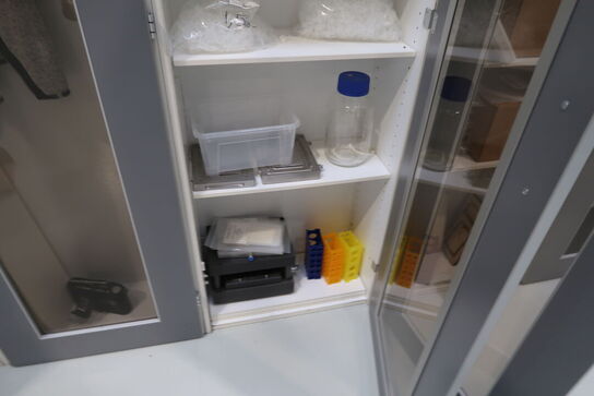 Div. Laboratorieudstyr, varelager m.m.