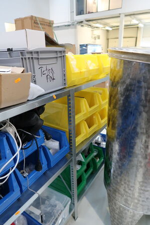 Div. Trykmålere, reservedele, laboratorieudstyr m.m.